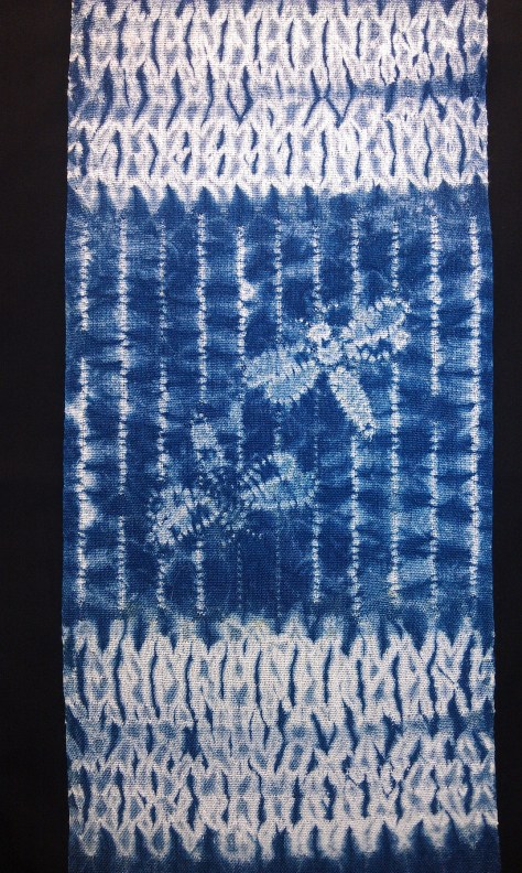 Dragonflies close-up.